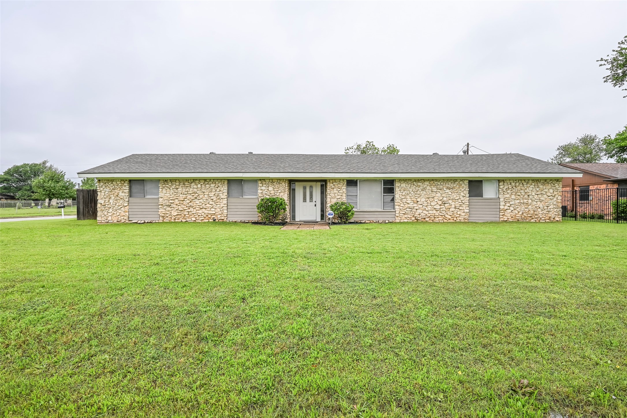108 S Beverly Street Crowley TX 76036