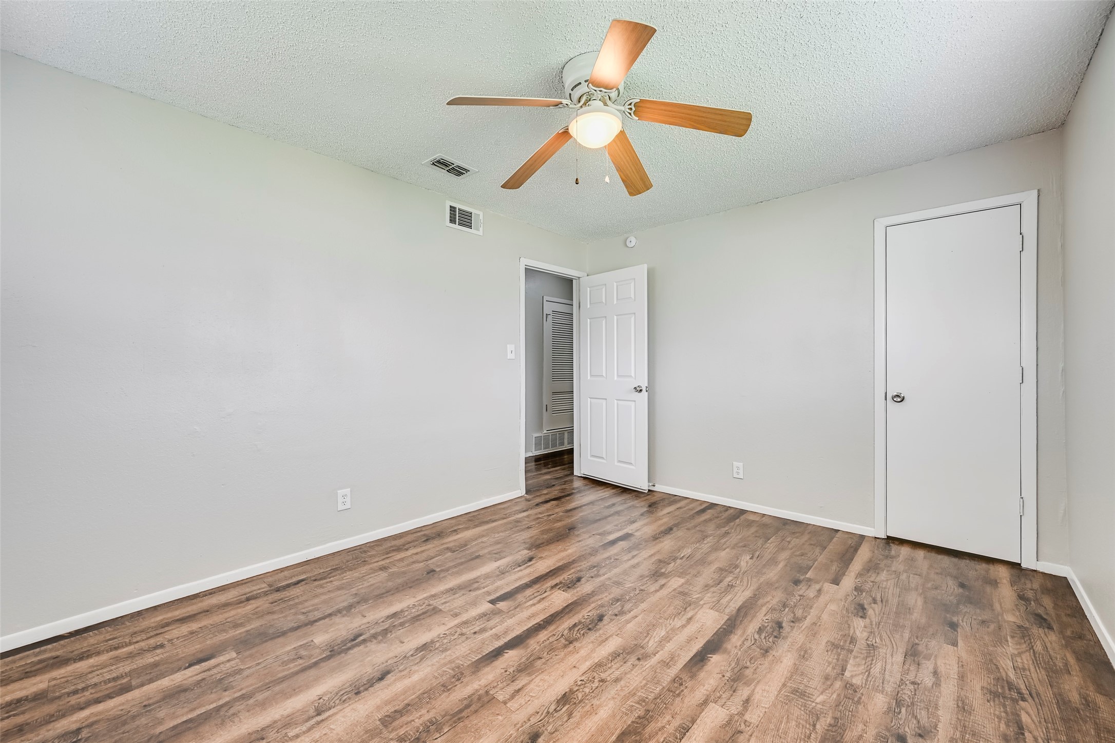 108 S Beverly Street Crowley TX 76036