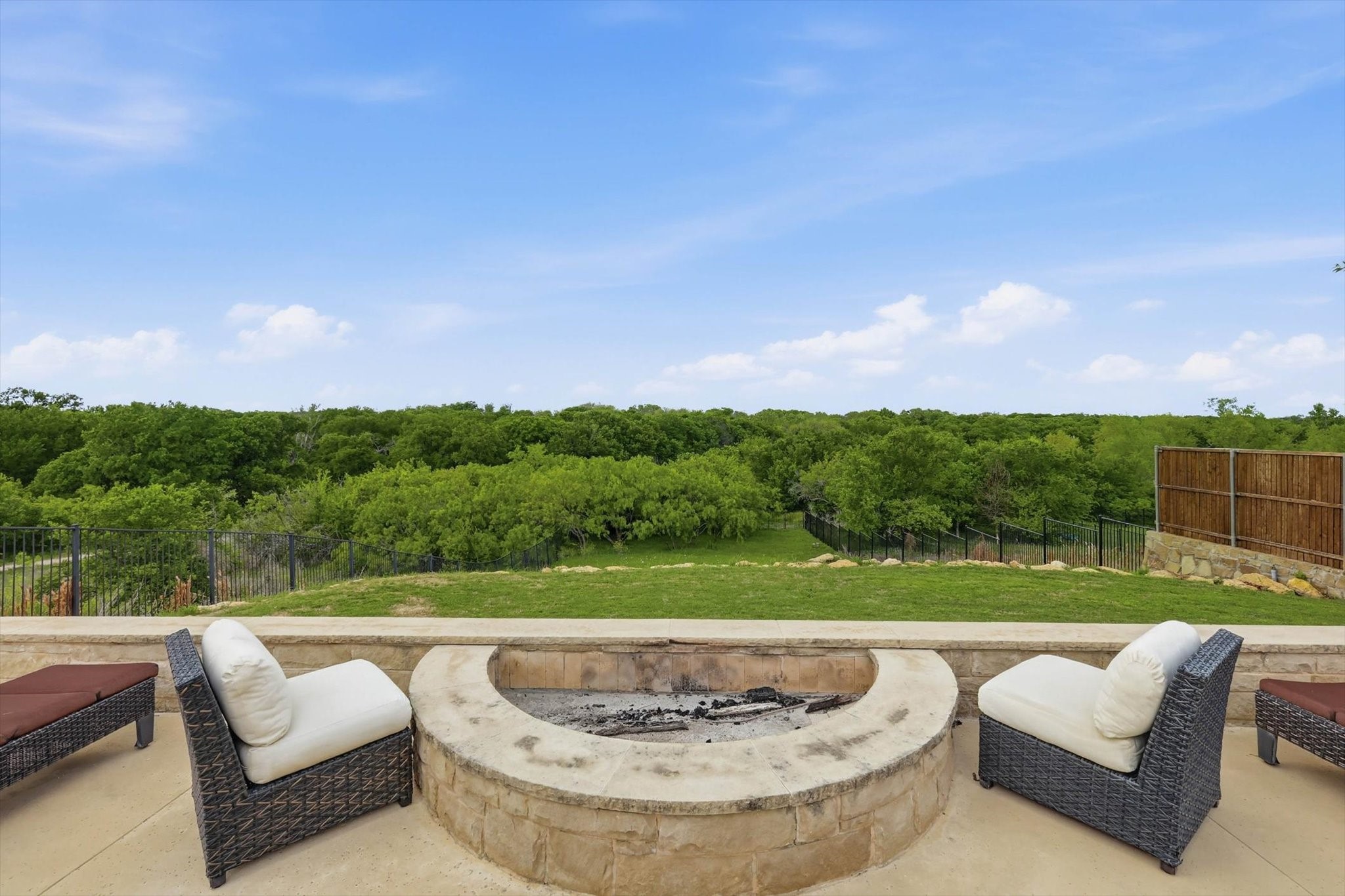 912 Hartford Court Roanoke TX 76262