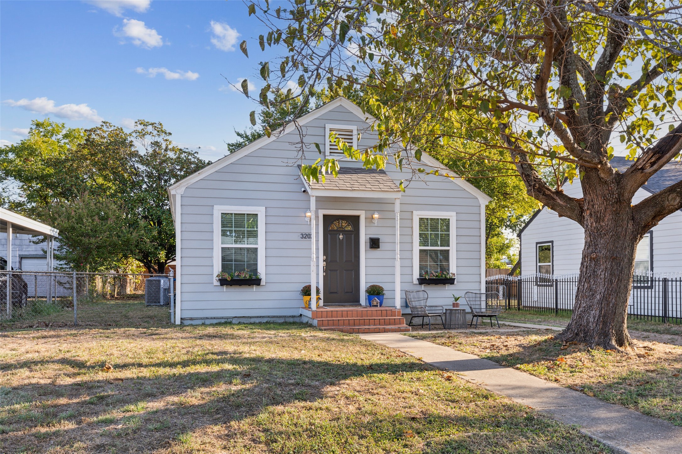 3202 Aster Street Dallas TX 75211