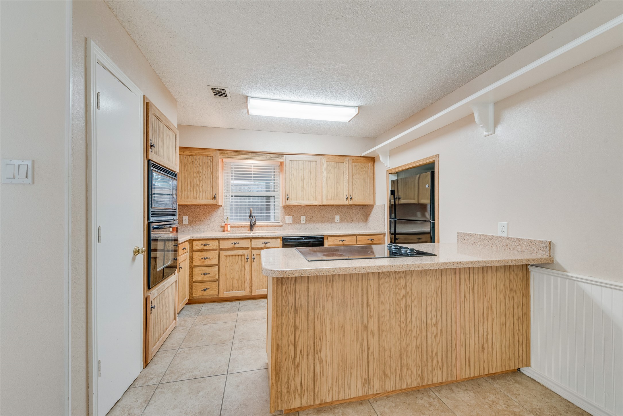 302 Manana Drive Grand Prairie TX 75050