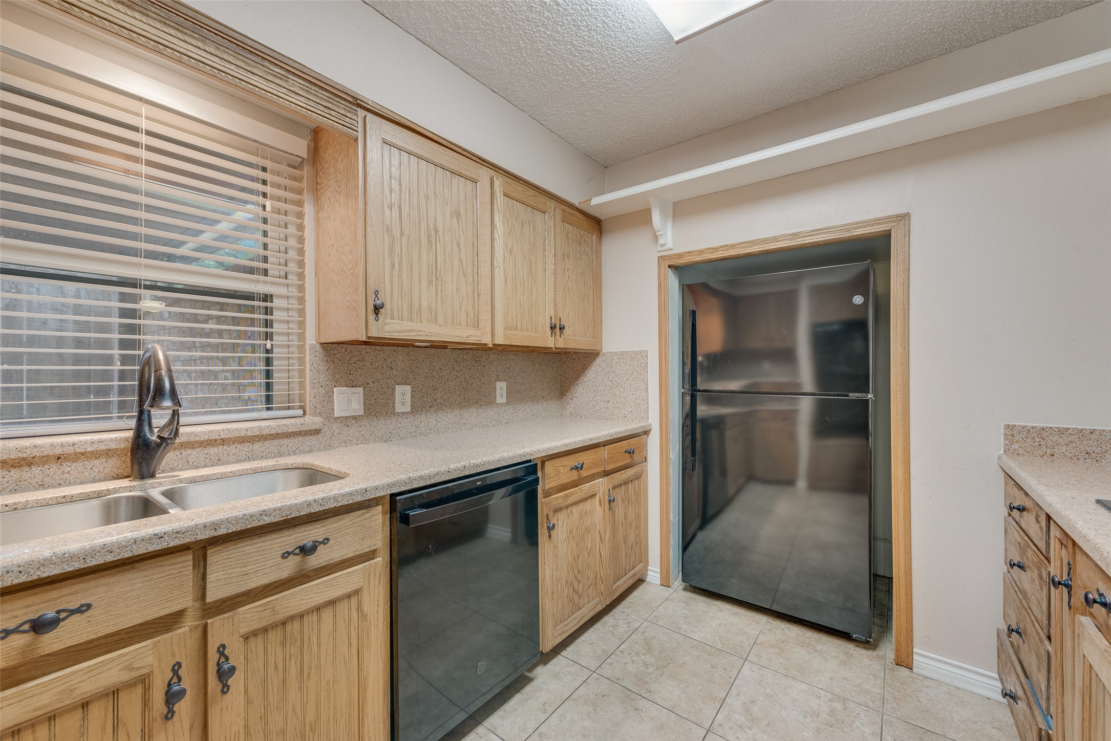 302 Manana Drive Grand Prairie TX 75050