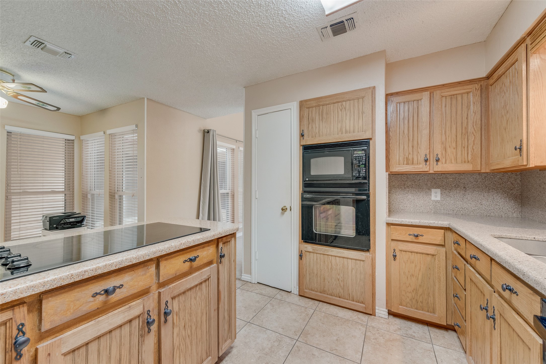 302 Manana Drive Grand Prairie TX 75050