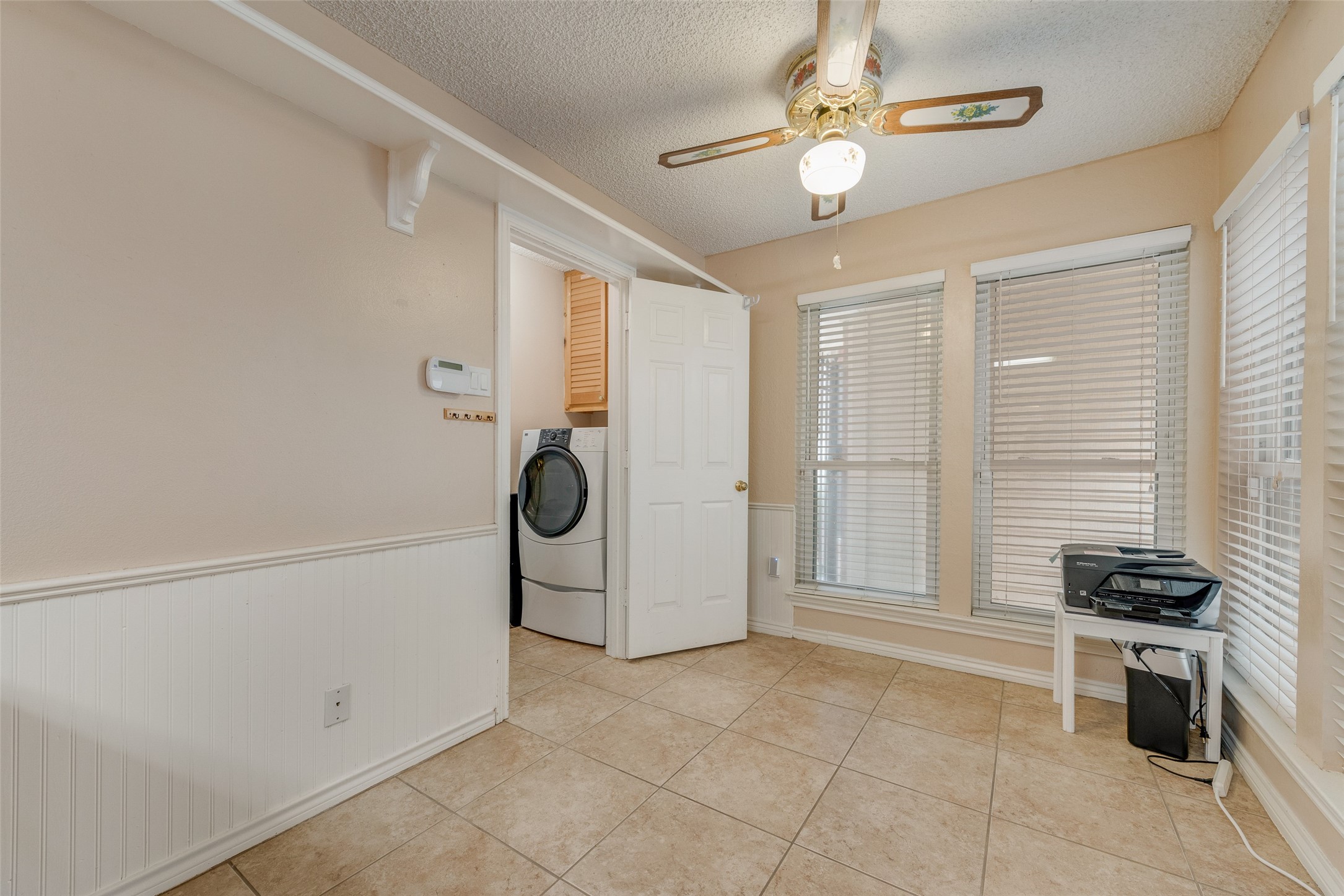 302 Manana Drive Grand Prairie TX 75050
