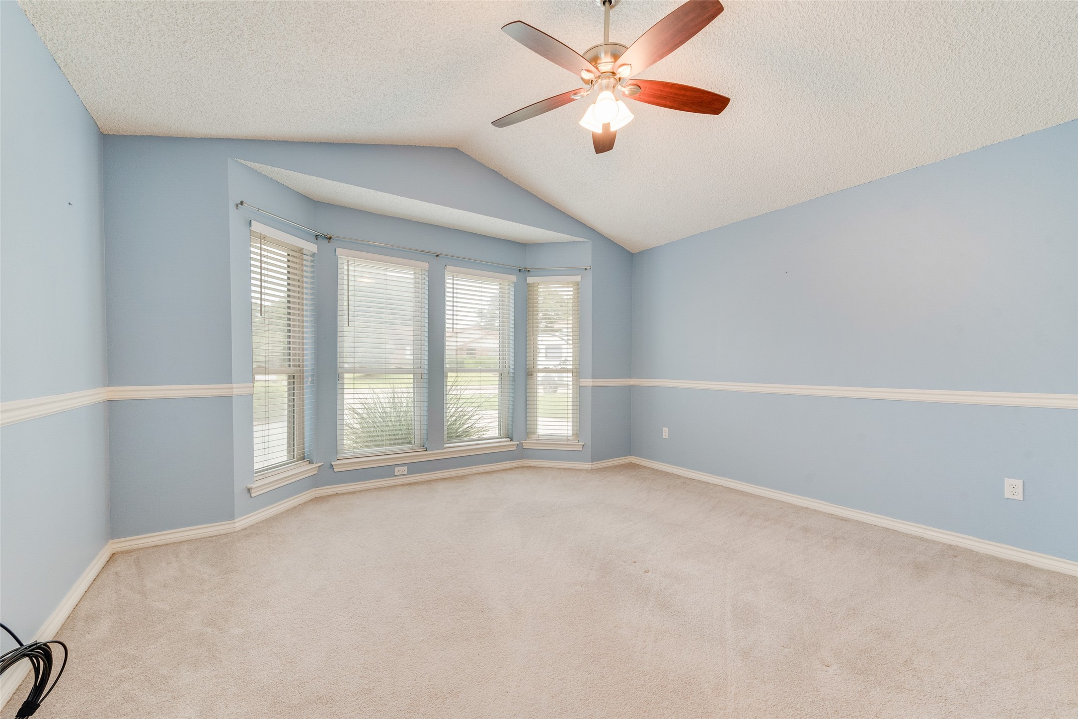 302 Manana Drive Grand Prairie TX 75050