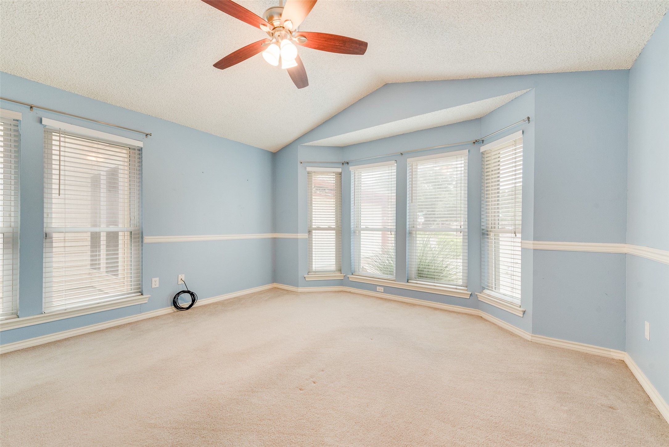 302 Manana Drive Grand Prairie TX 75050