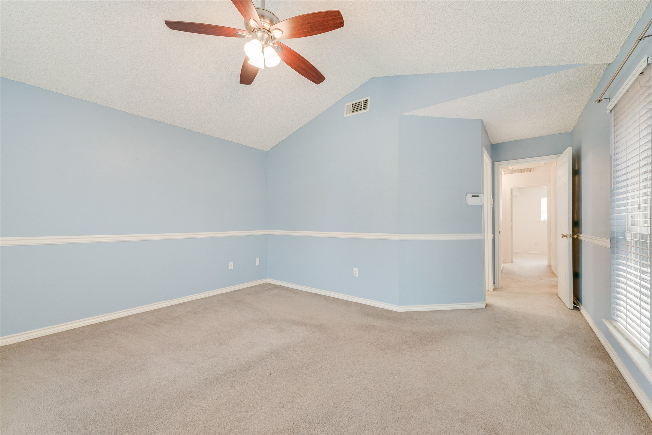 302 Manana Drive Grand Prairie TX 75050