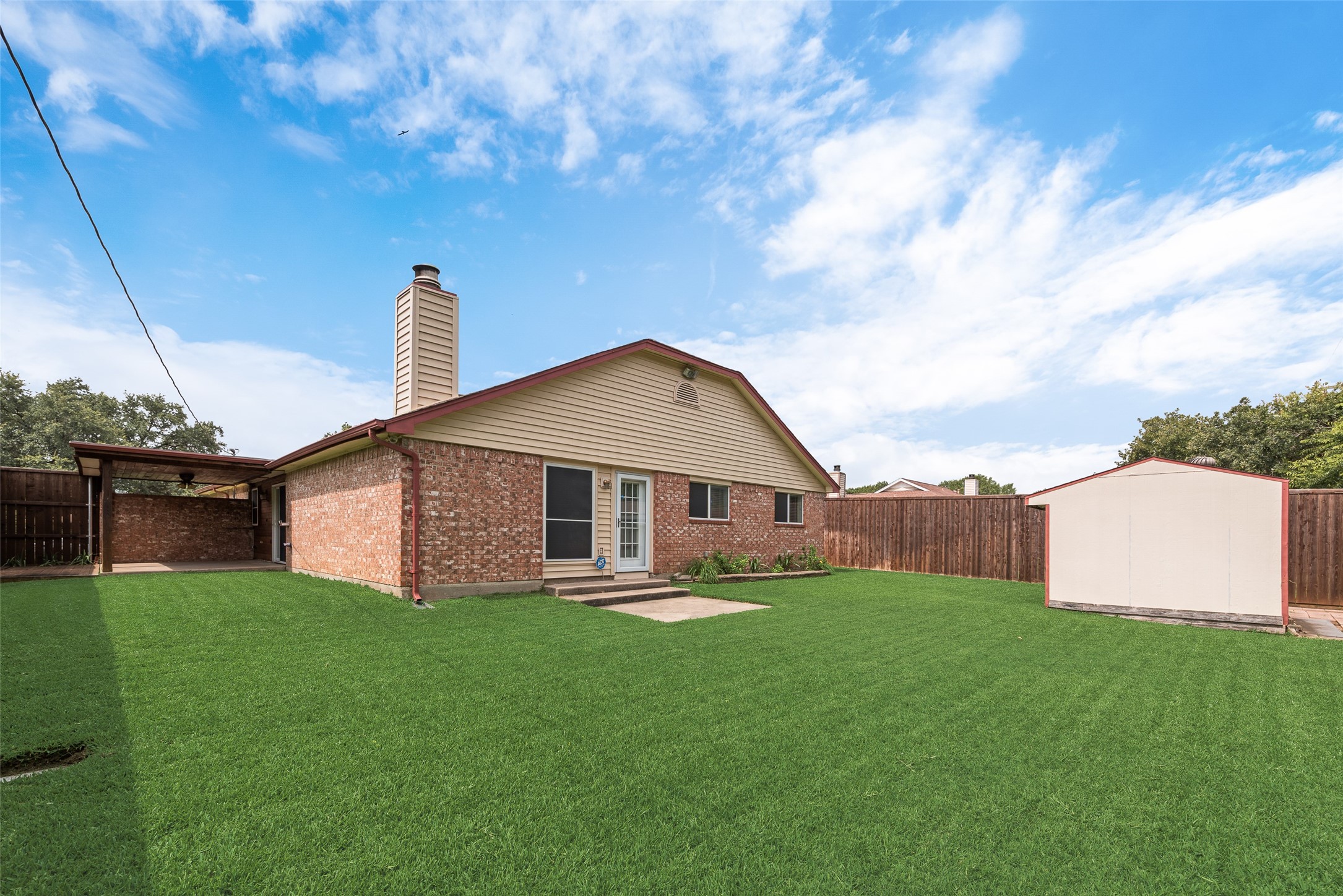 302 Manana Drive Grand Prairie TX 75050