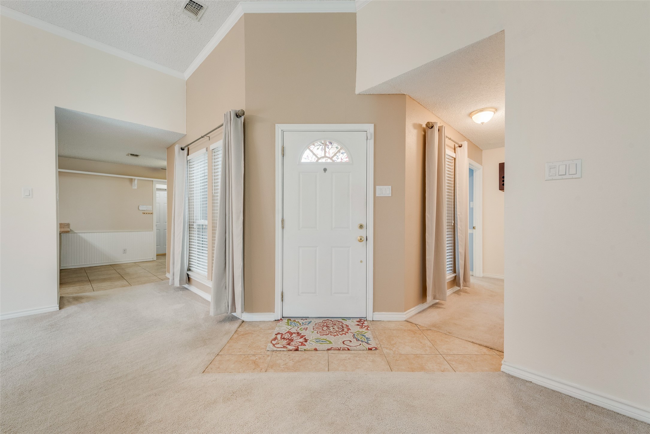 302 Manana Drive Grand Prairie TX 75050