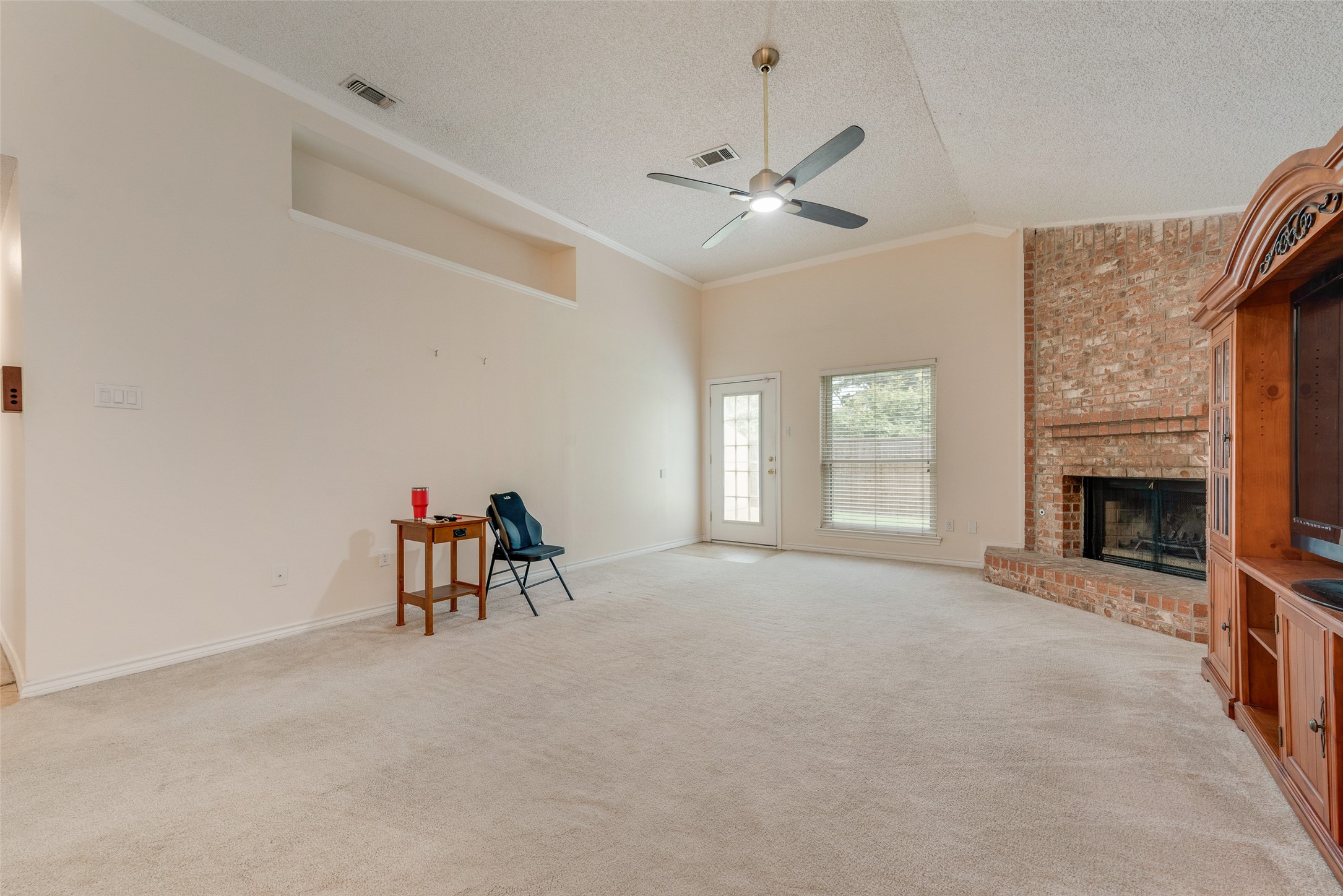302 Manana Drive Grand Prairie TX 75050