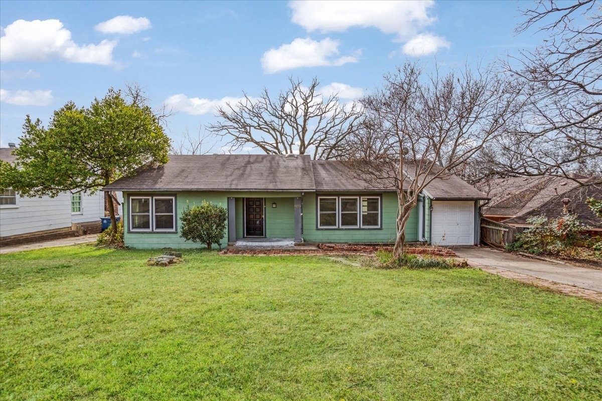 1528 W Day Street Denison TX 75020