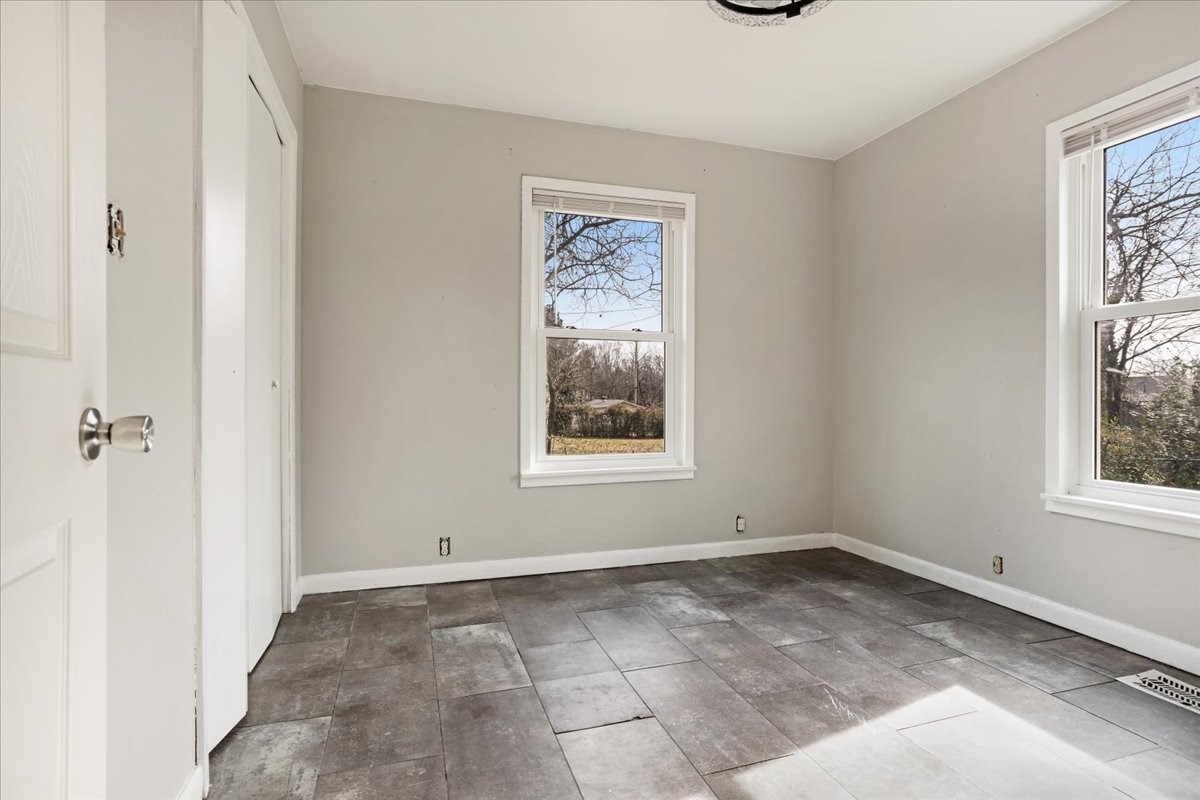 1528 W Day Street Denison TX 75020