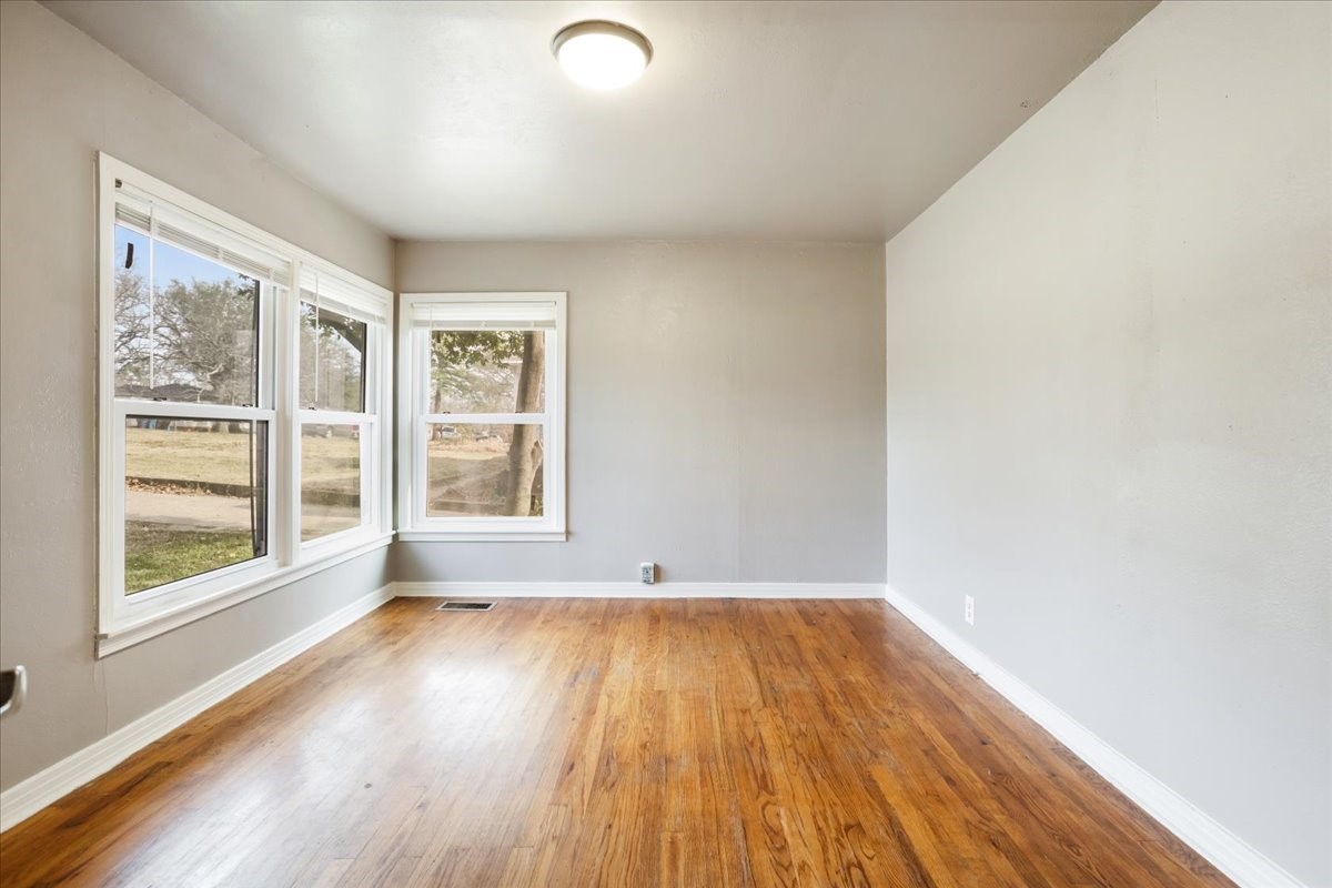 1528 W Day Street Denison TX 75020