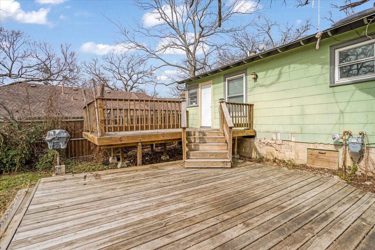 1528 W Day Street Denison TX 75020