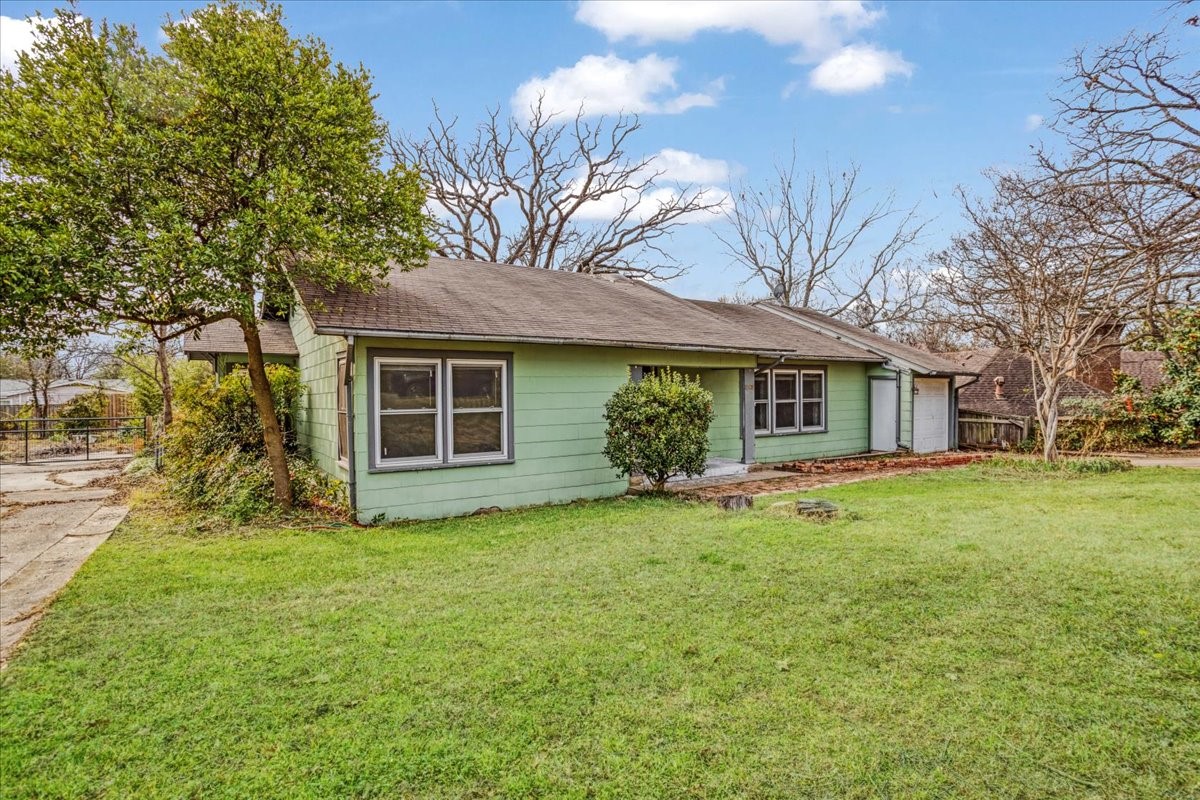 1528 W Day Street Denison TX 75020