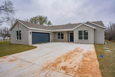 5701 Belaire Circle Granbury TX 76048