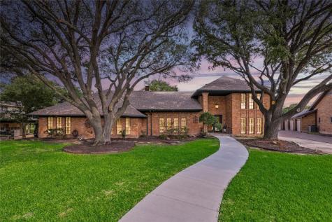 2909 Club Meadow Drive Garland TX 75043