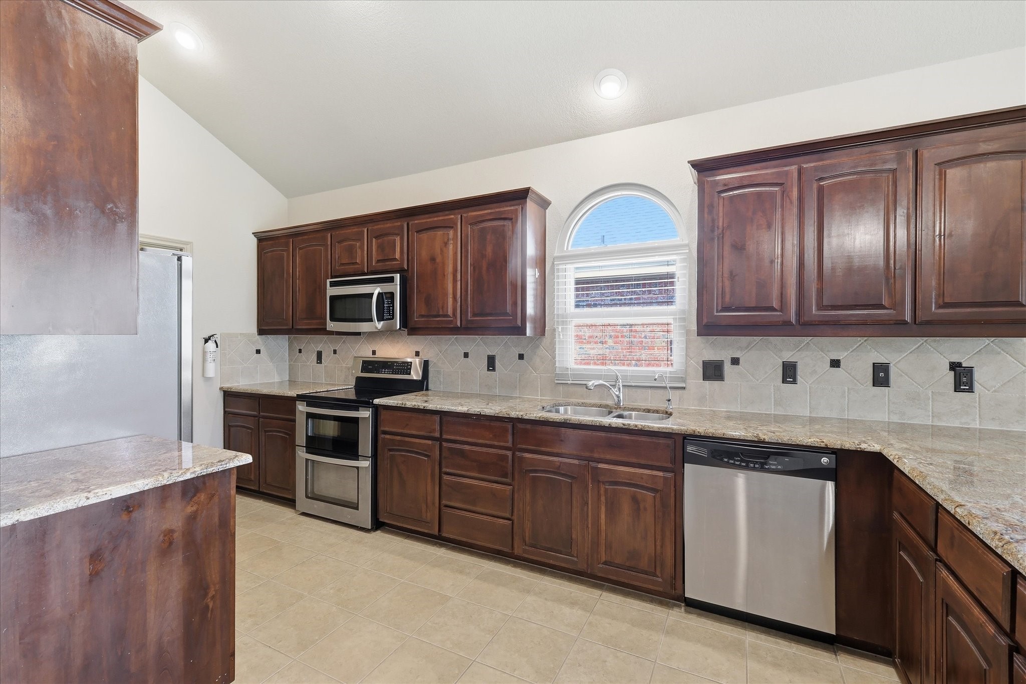 1405 Castlegar Lane Fort Worth TX 76247