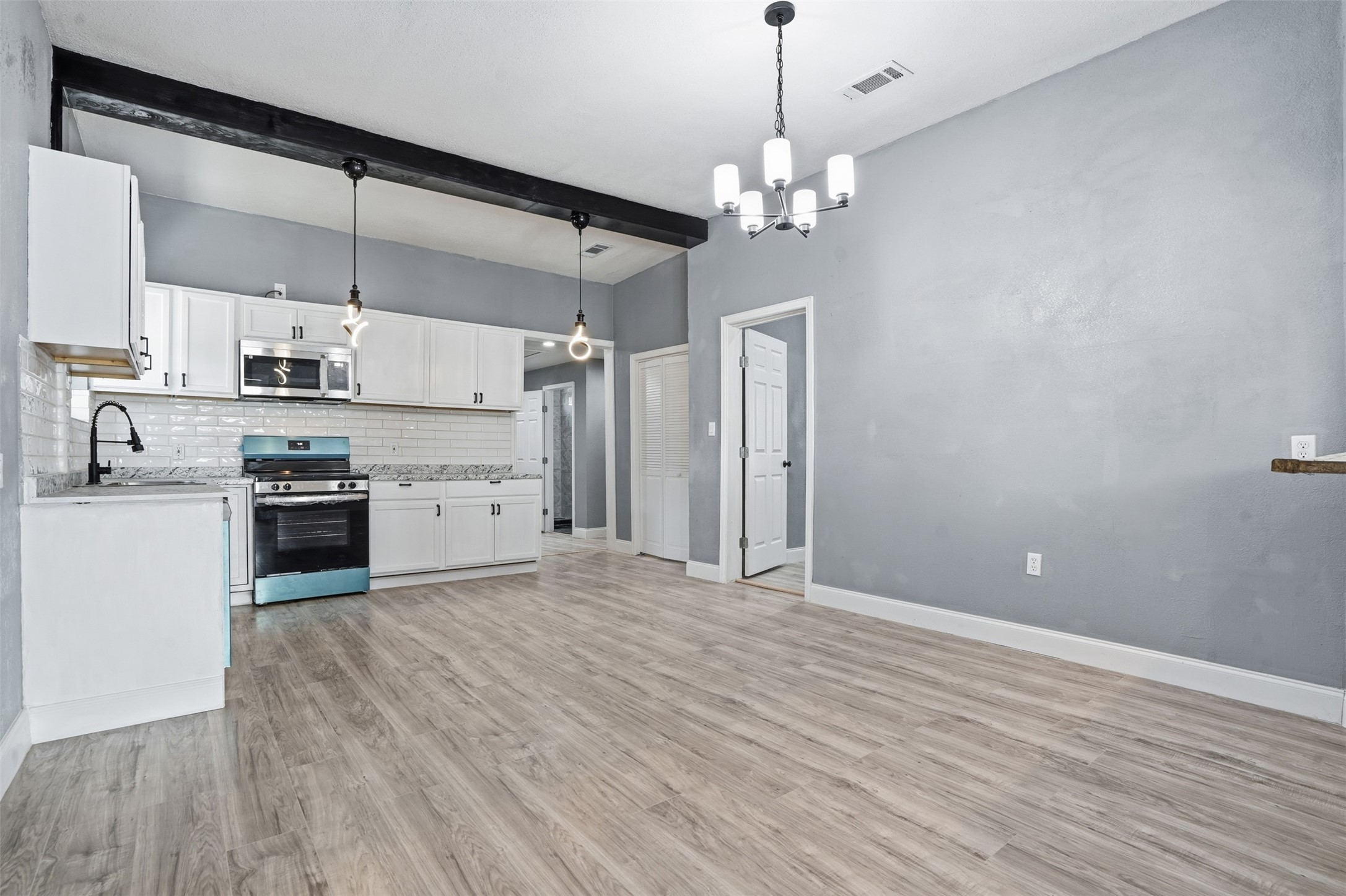 1107 E Allen Avenue Fort Worth TX 76104