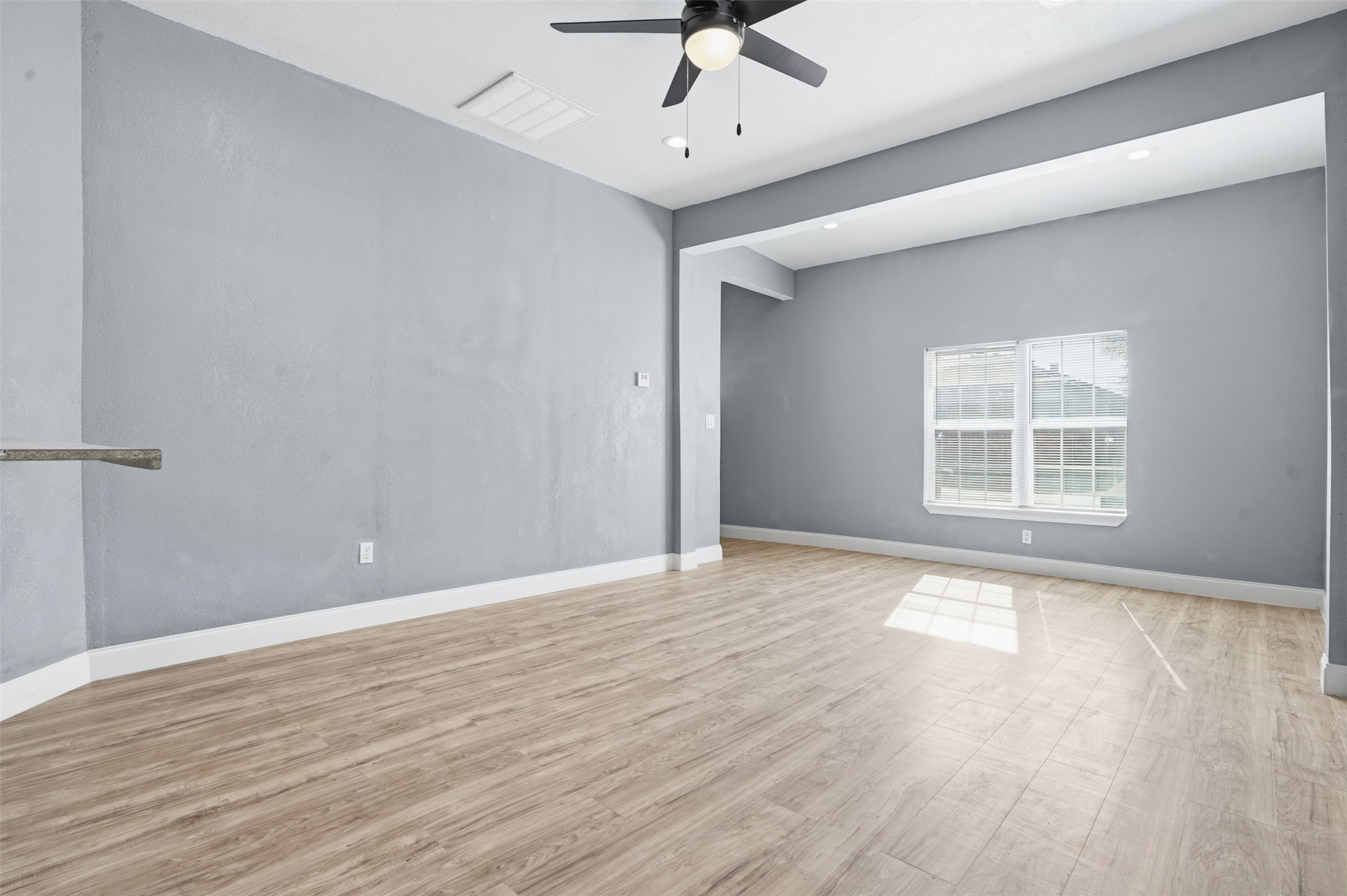 1107 E Allen Avenue Fort Worth TX 76104