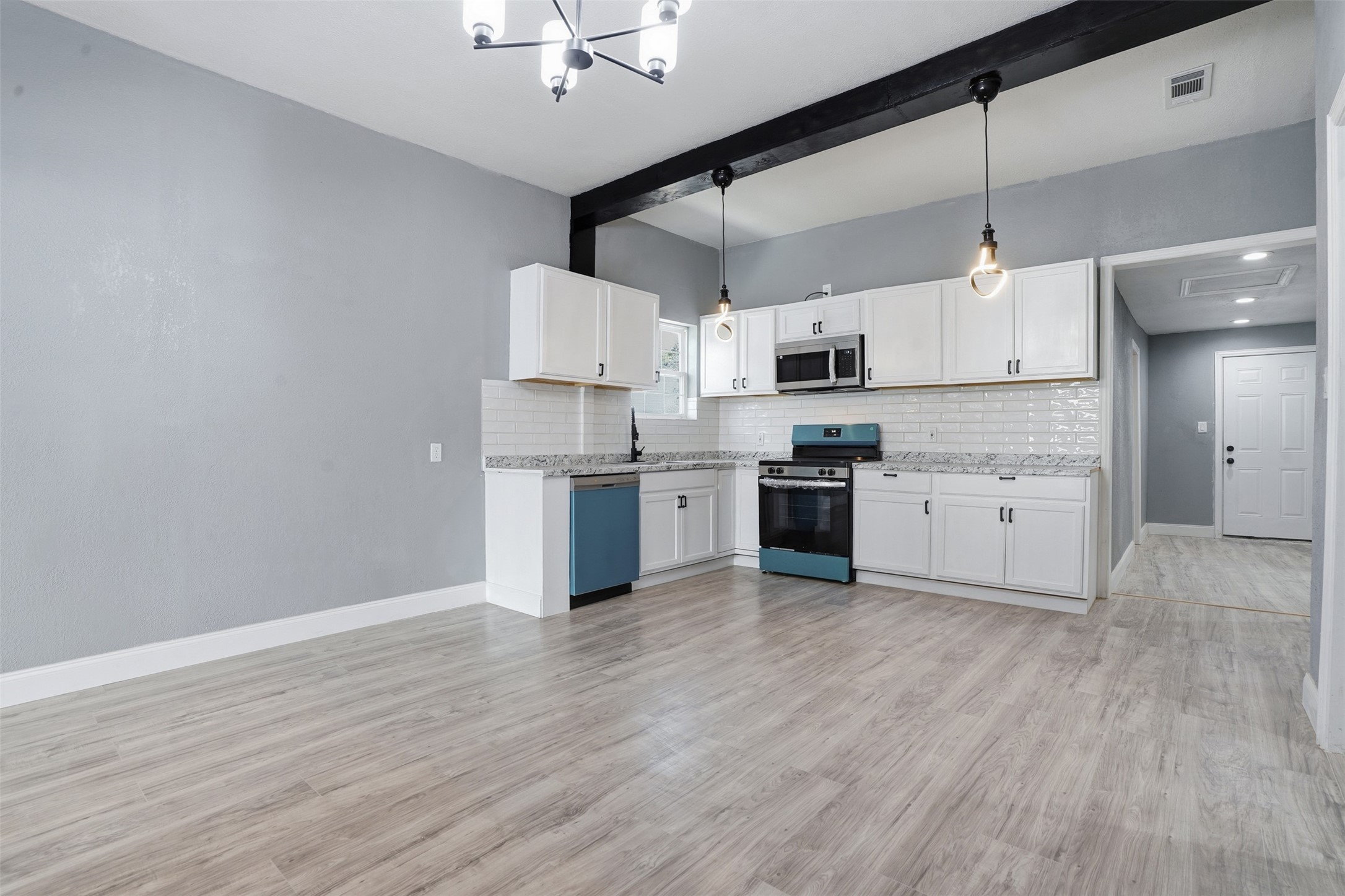 1107 E Allen Avenue Fort Worth TX 76104