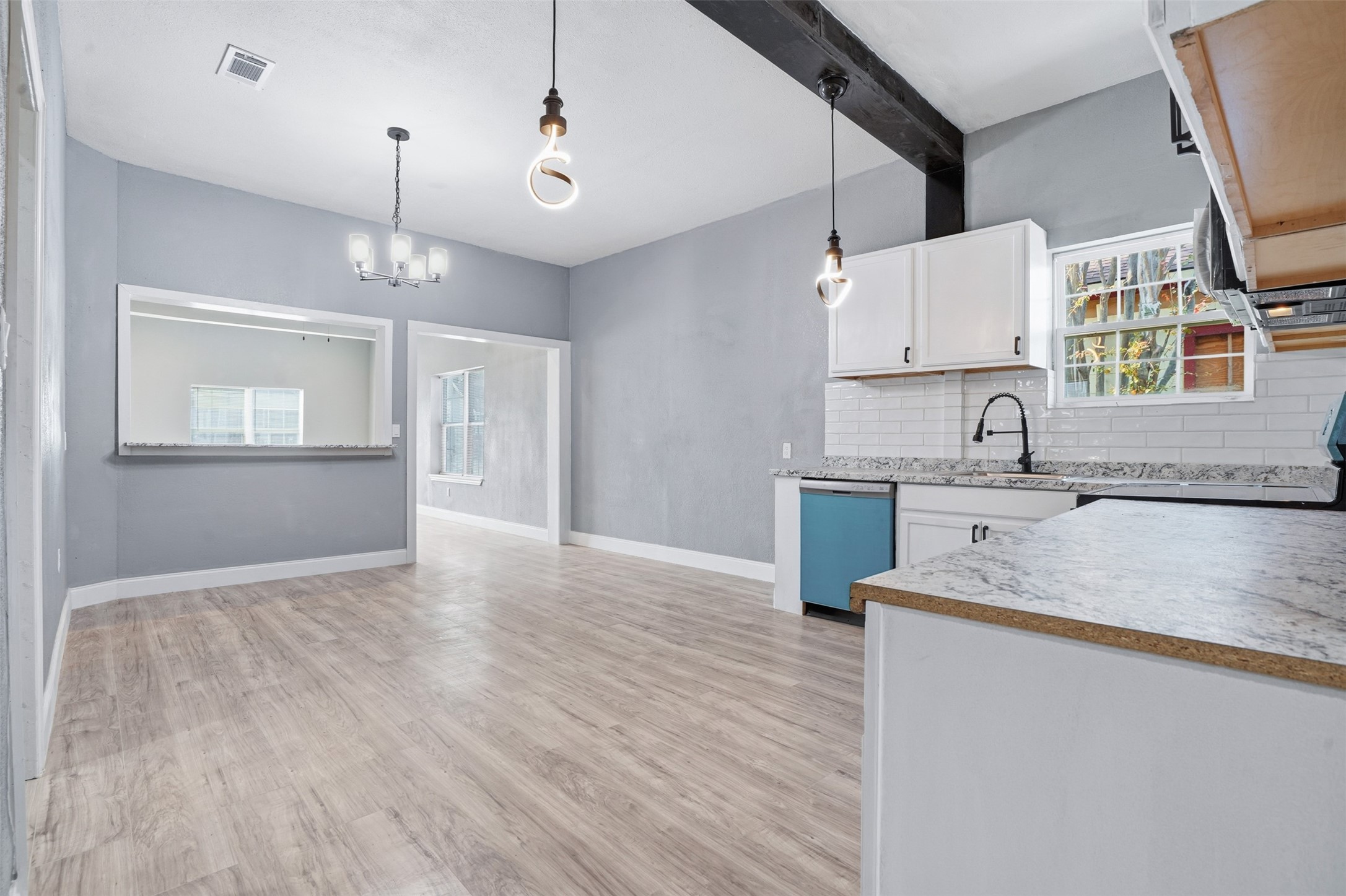 1107 E Allen Avenue Fort Worth TX 76104