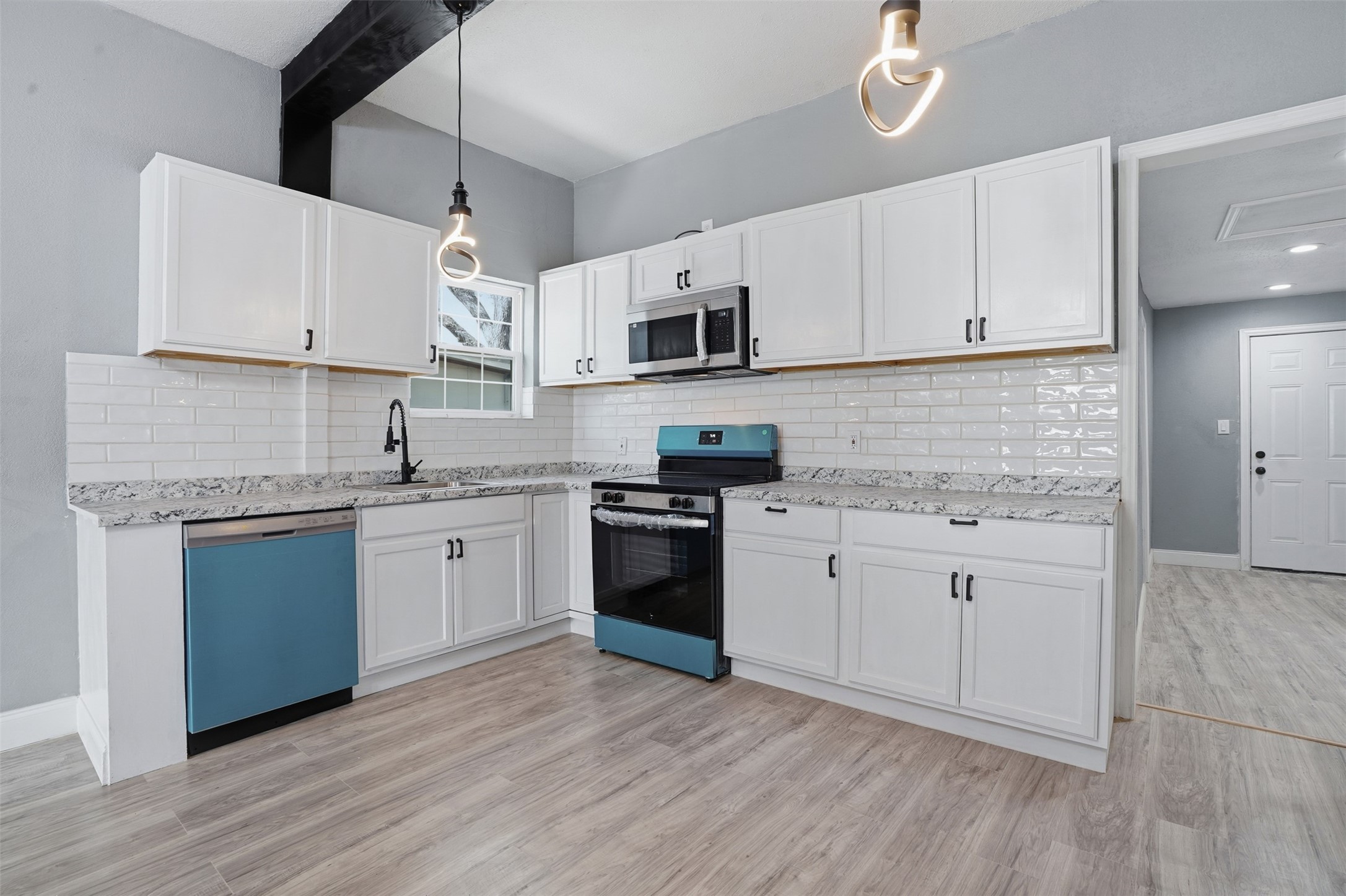1107 E Allen Avenue Fort Worth TX 76104