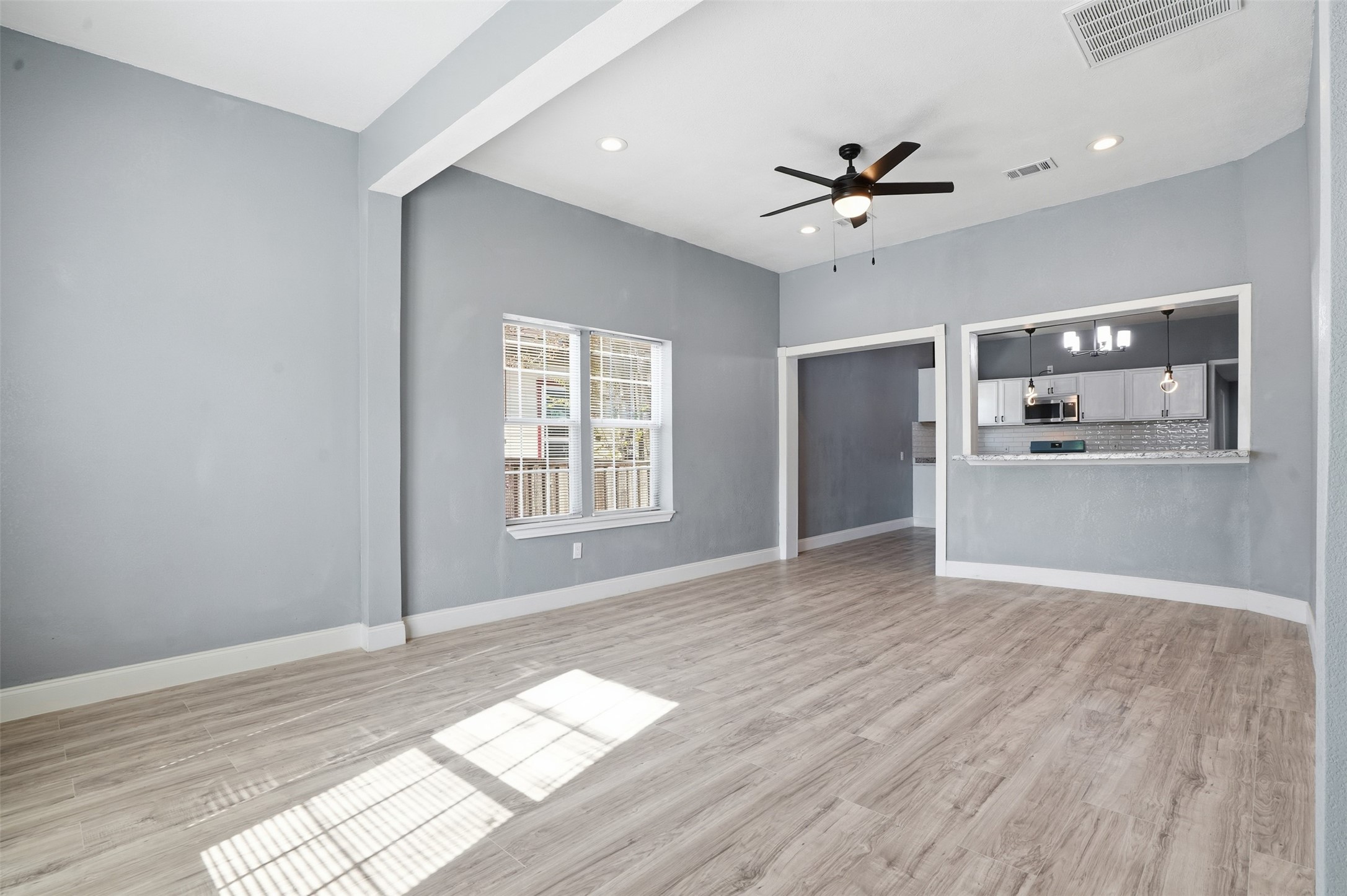 1107 E Allen Avenue Fort Worth TX 76104