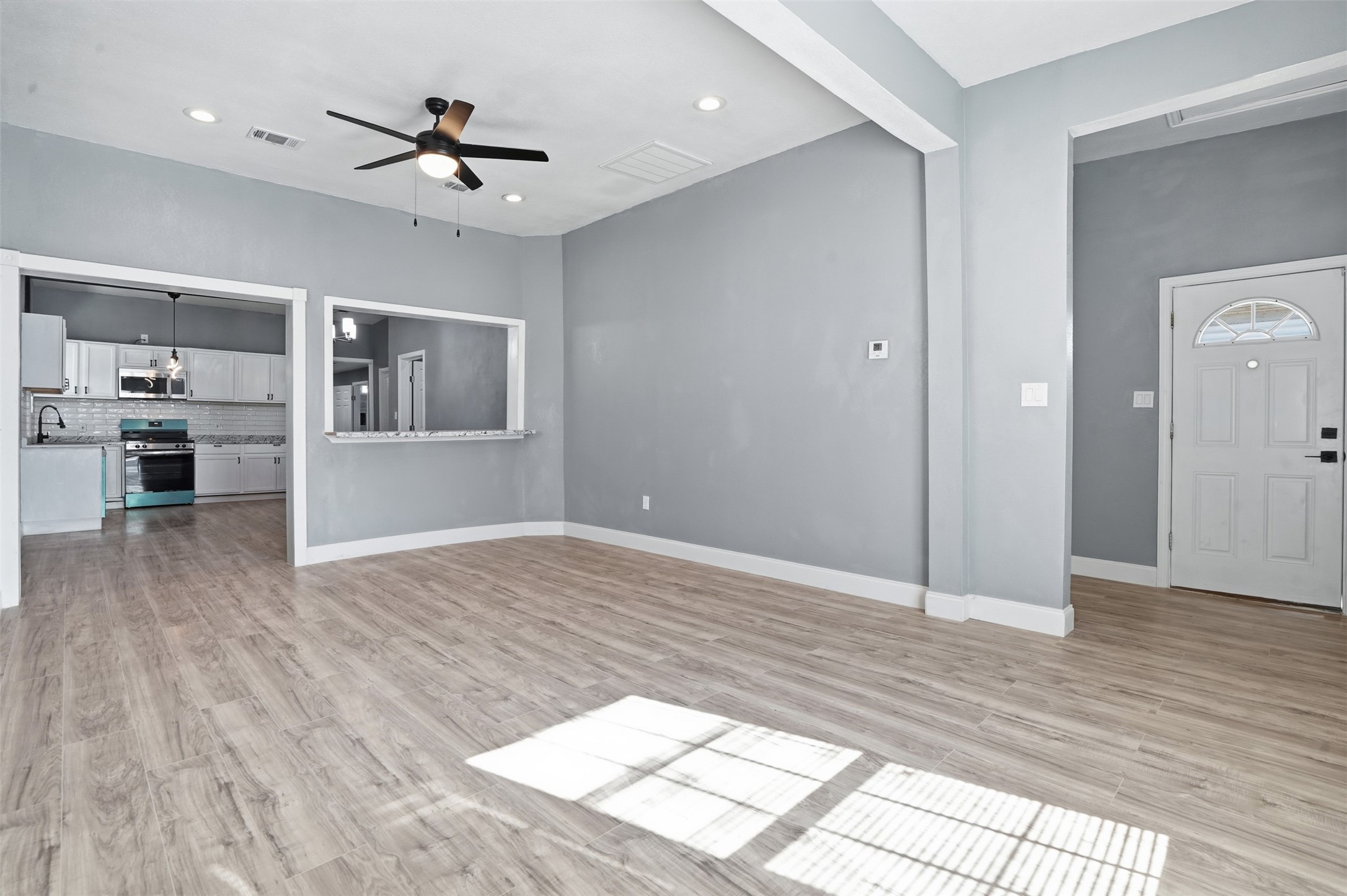 1107 E Allen Avenue Fort Worth TX 76104
