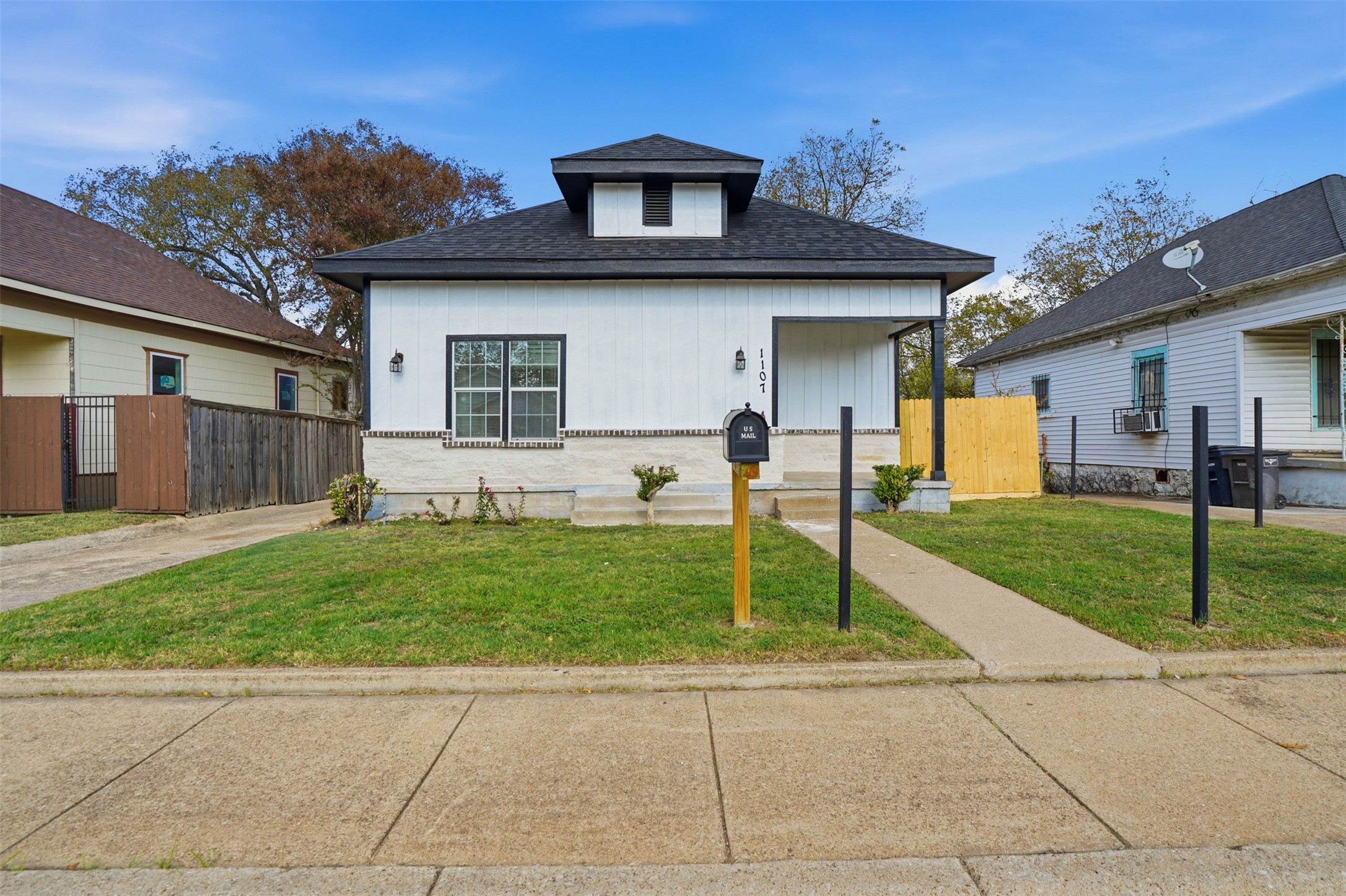 1107 E Allen Avenue Fort Worth TX 76104