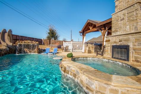 1128 Broken Wheel Trail Aubrey TX 76227