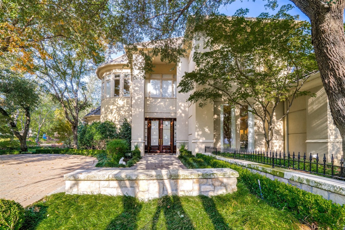 16 Robledo Drive Dallas TX 75230