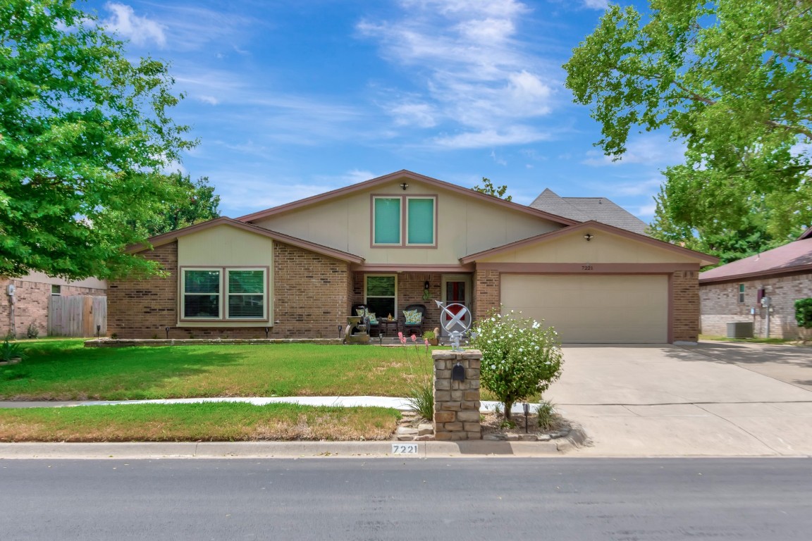 7221 Stonybrooke Drive North Richland Hills TX 76182