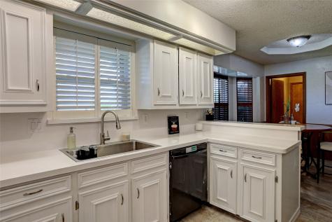 2918 Apple Valley Drive Garland TX 75043