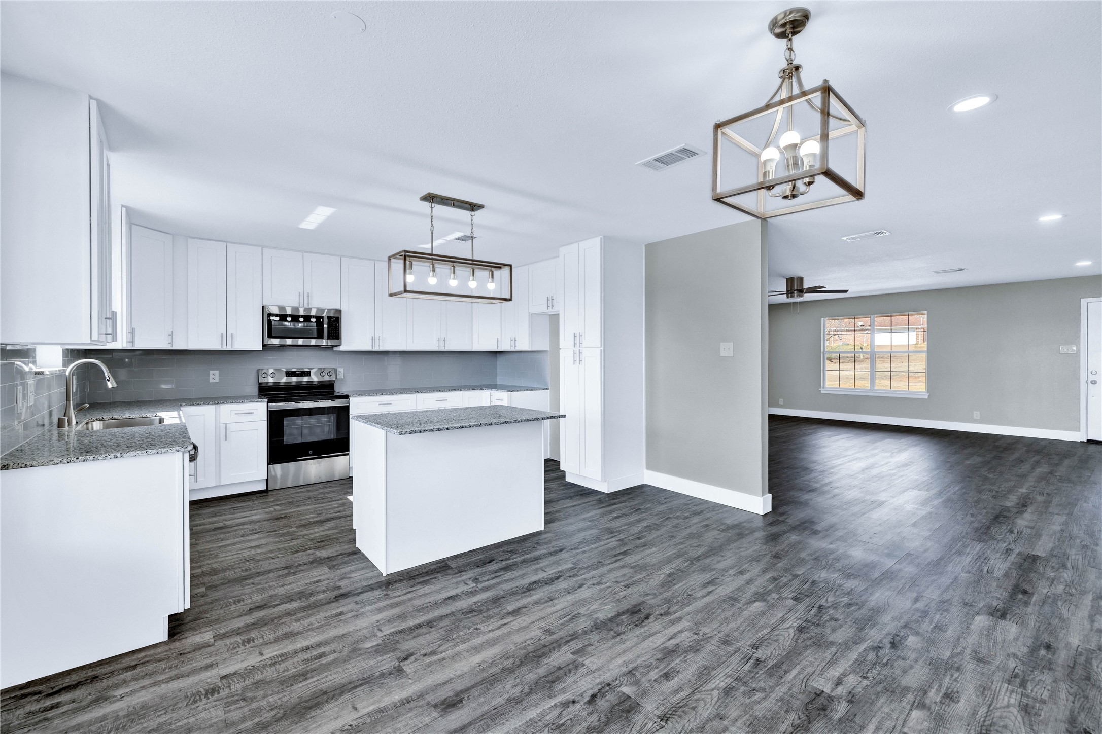 566 Mccraw Lane Denison TX 75021