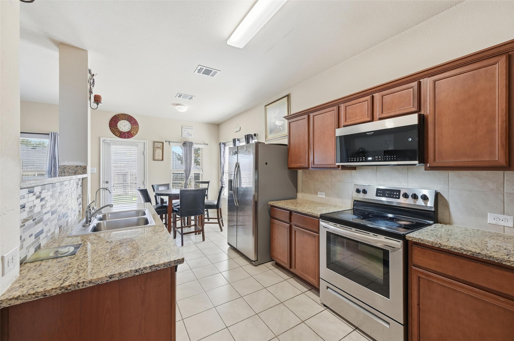2020 Glen Hollow Drive Lancaster TX 75134
