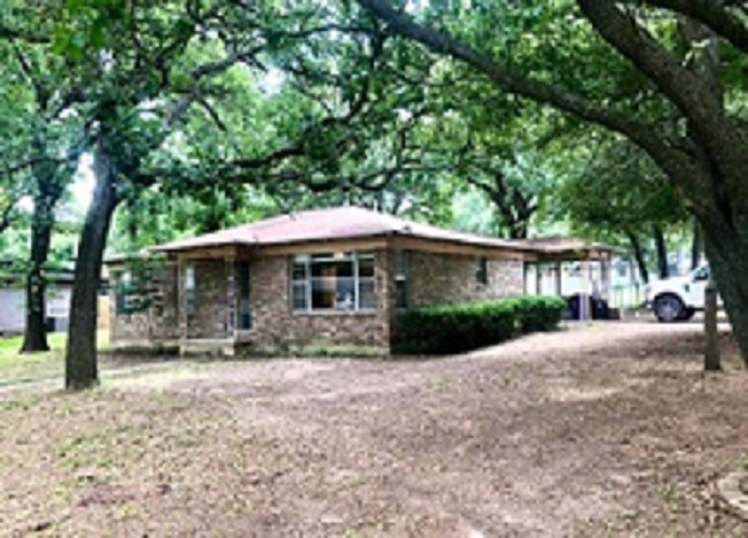 1100 Carpenter Street Azle TX 76020