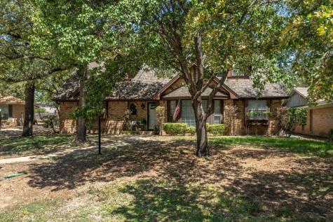 629 Kentwood Circle Bedford TX 76021