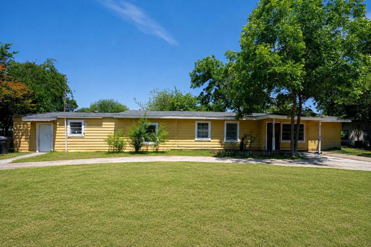 1623 Fresno Street Dallas TX 75217