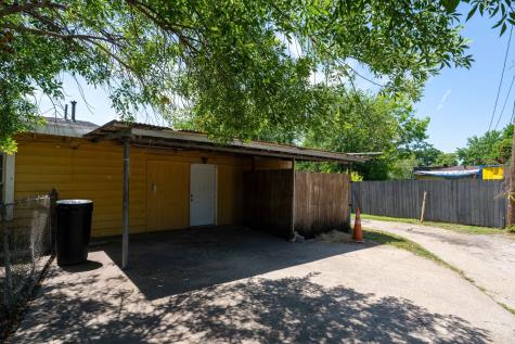 1623 Fresno Street Dallas TX 75217