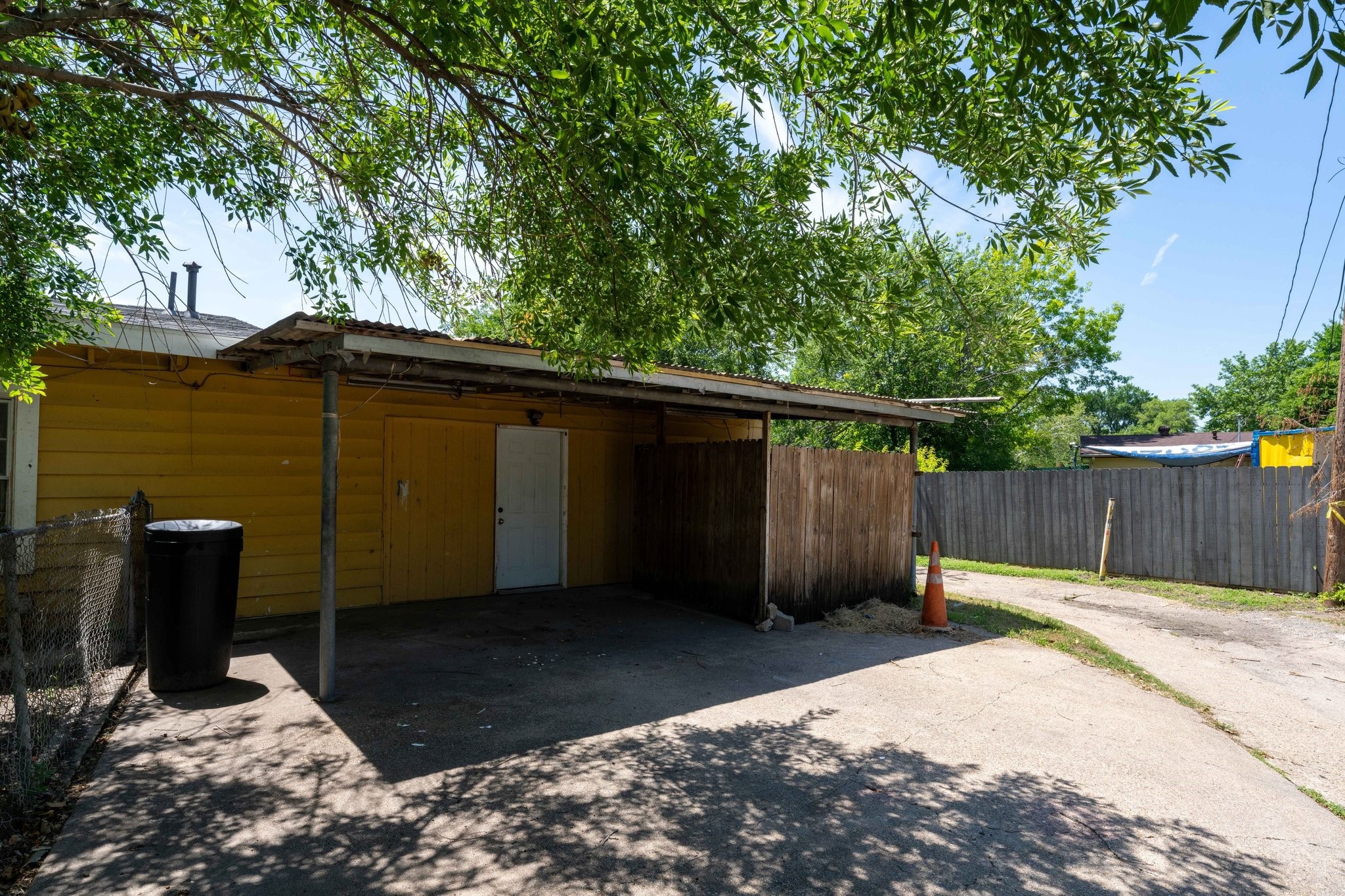1623 Fresno Street Dallas TX 75217