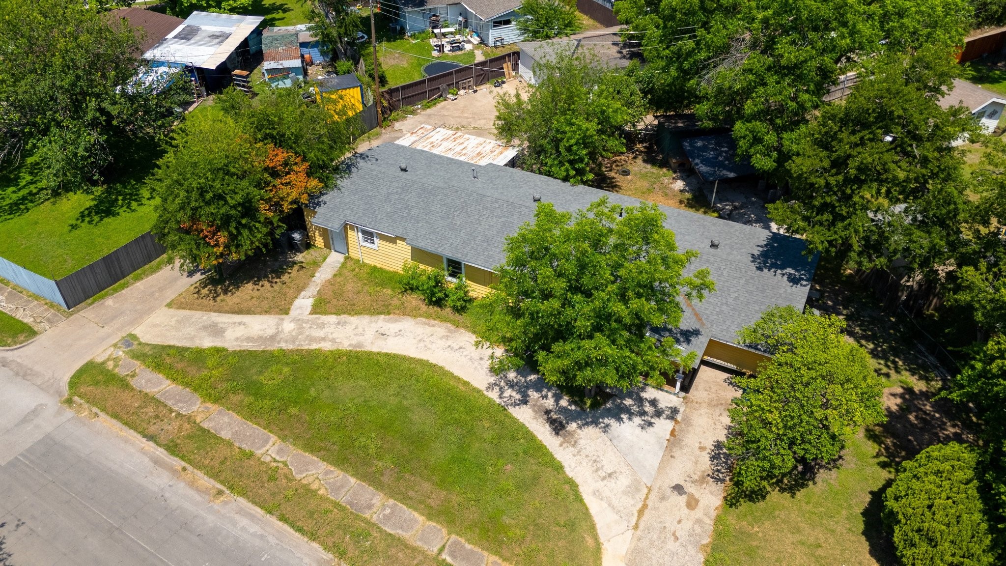 1623 Fresno Street Dallas TX 75217