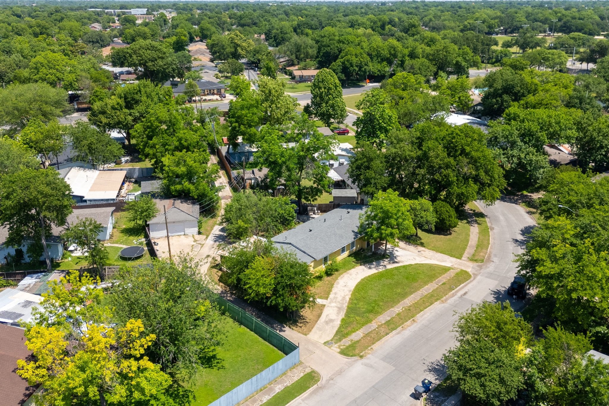 1623 Fresno Street Dallas TX 75217