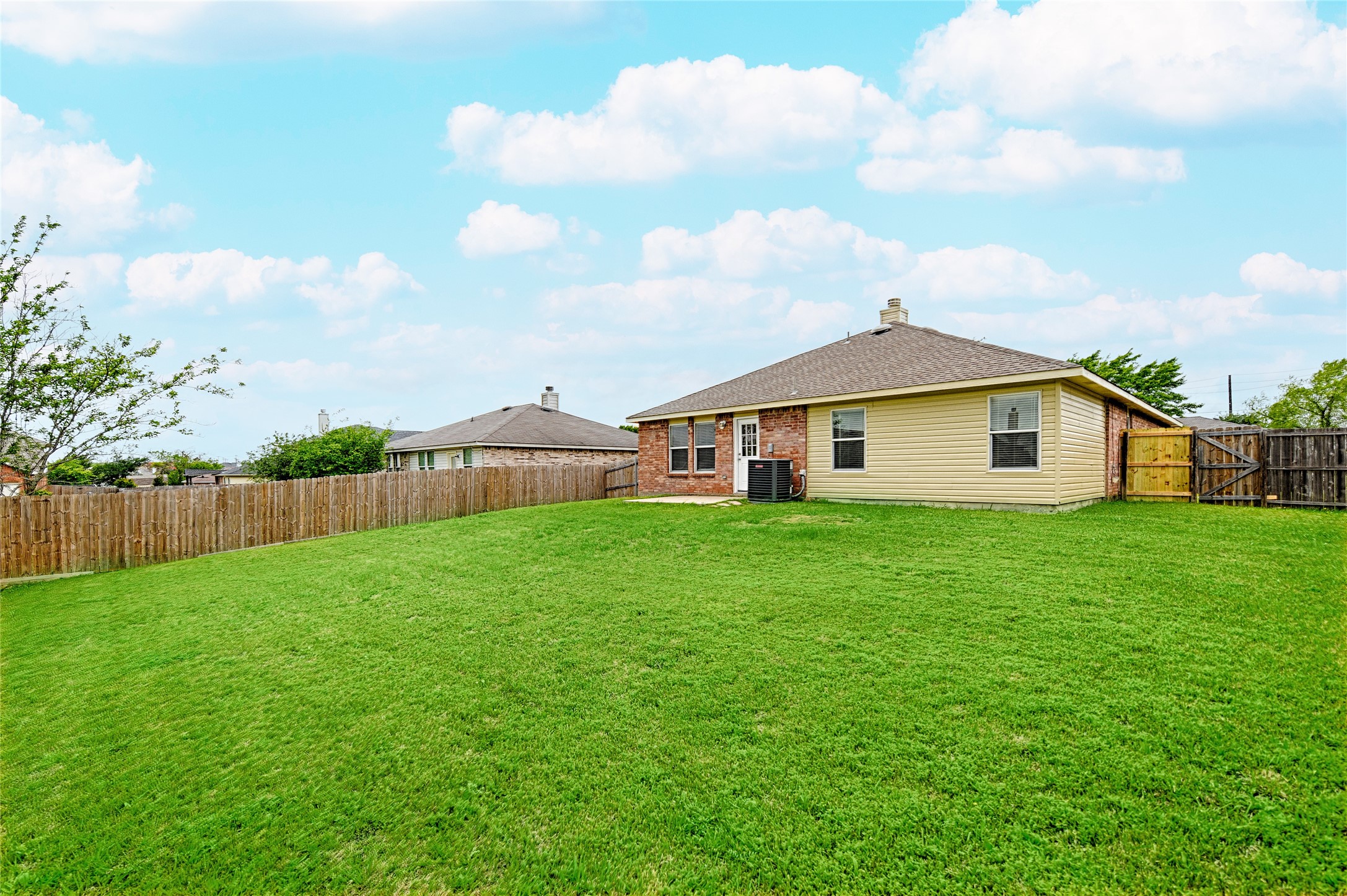 321 Briar Oaks Drive Royse City TX 75189