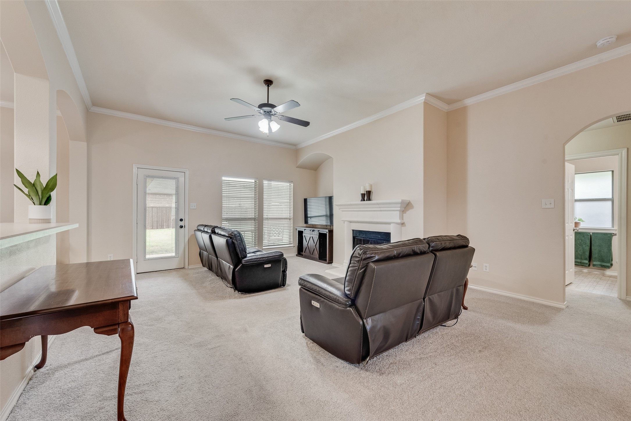 828 Greenview Court Aubrey TX 76227