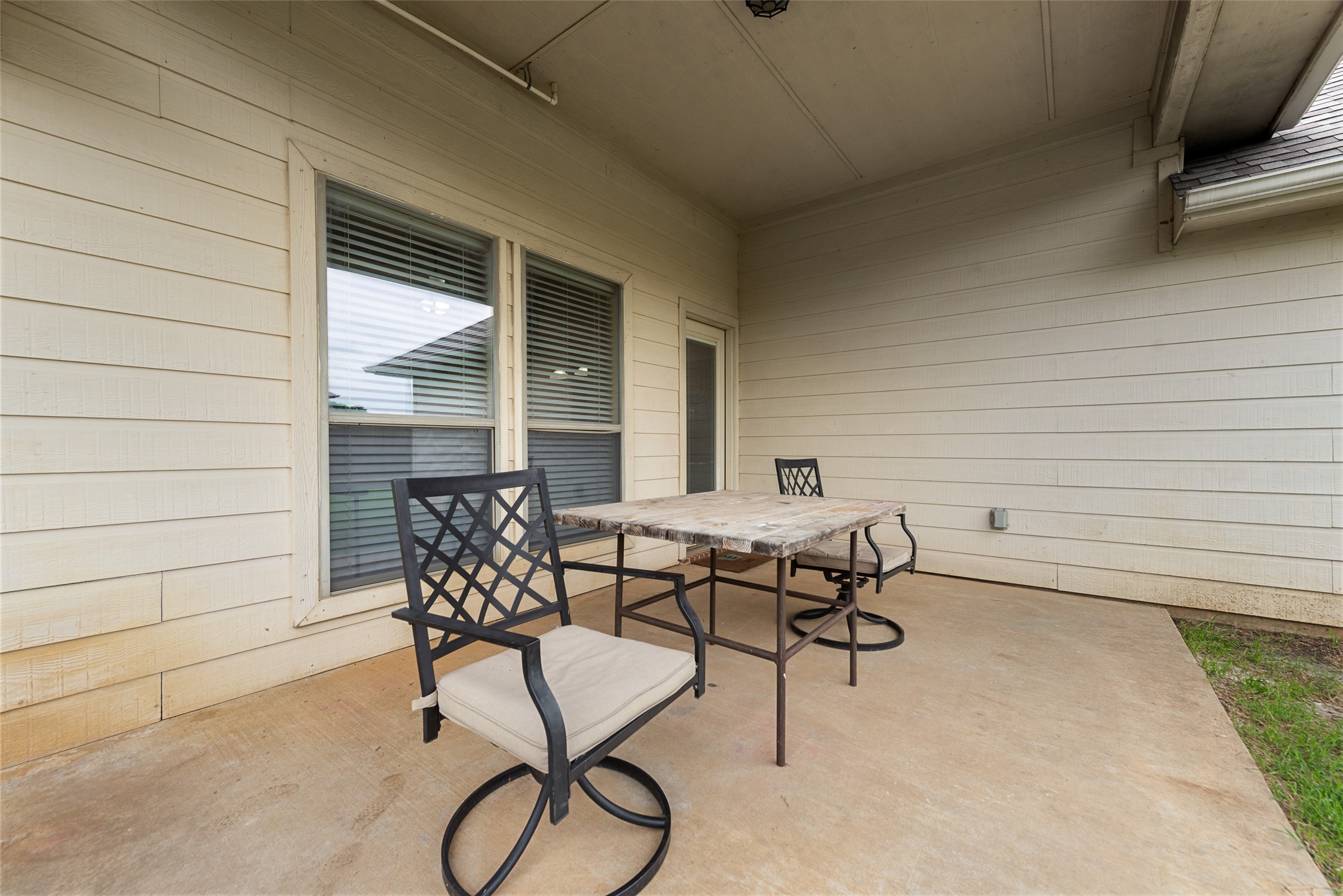 828 Greenview Court Aubrey TX 76227
