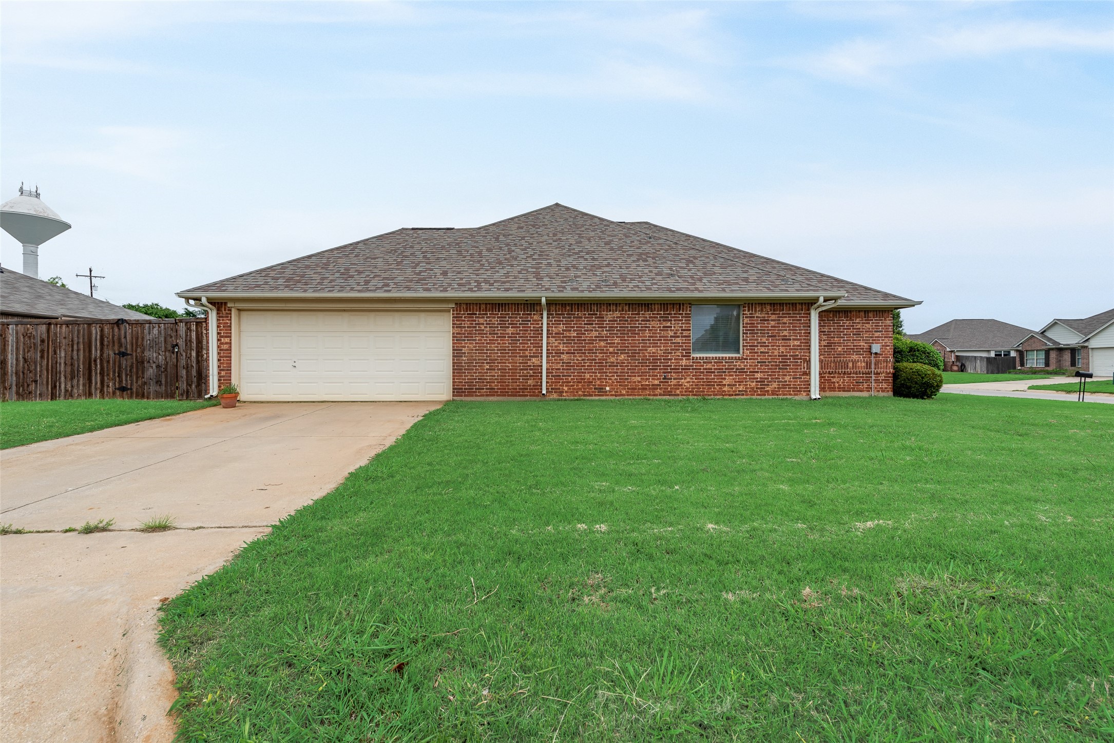 828 Greenview Court Aubrey TX 76227