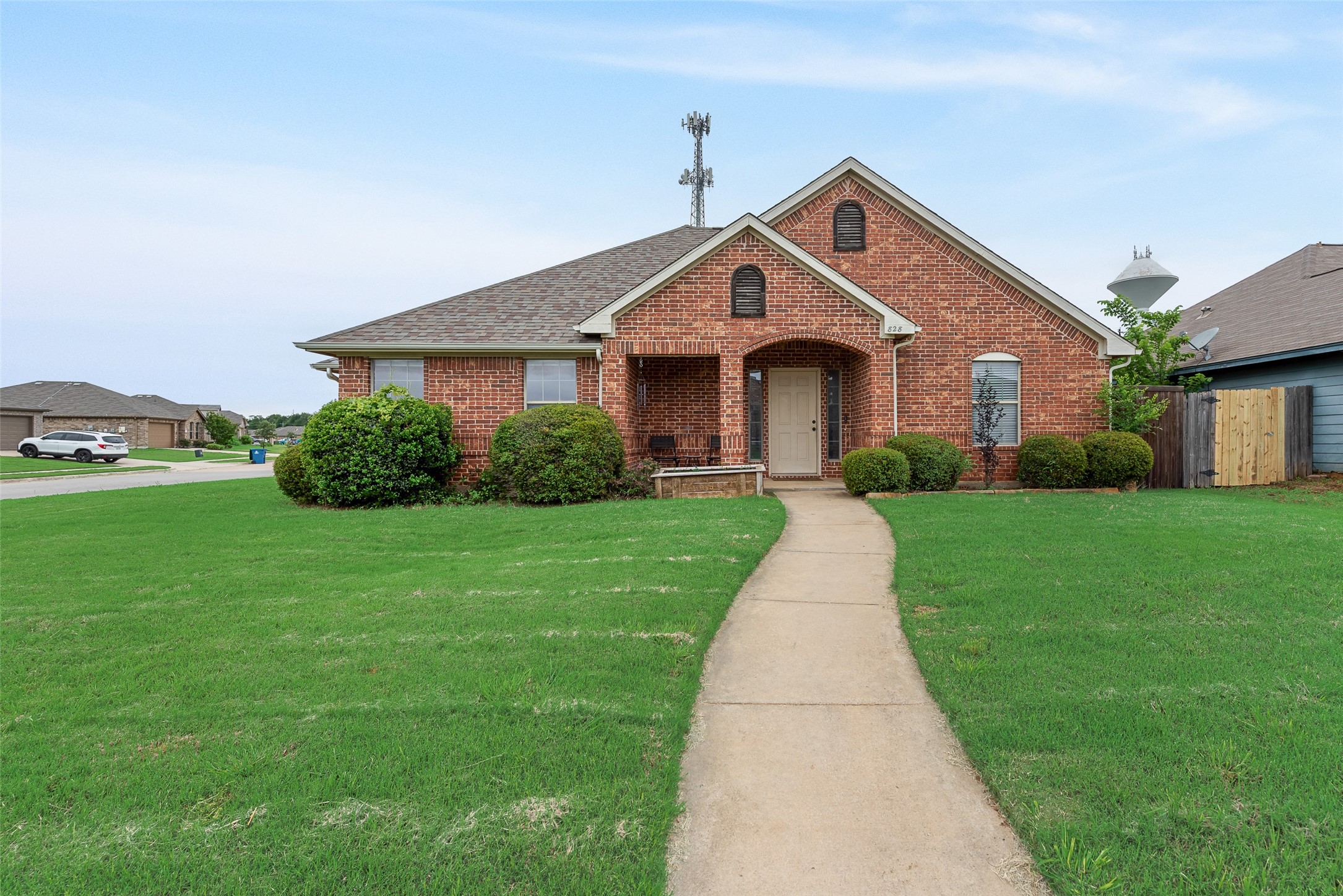 828 Greenview Court Aubrey TX 76227