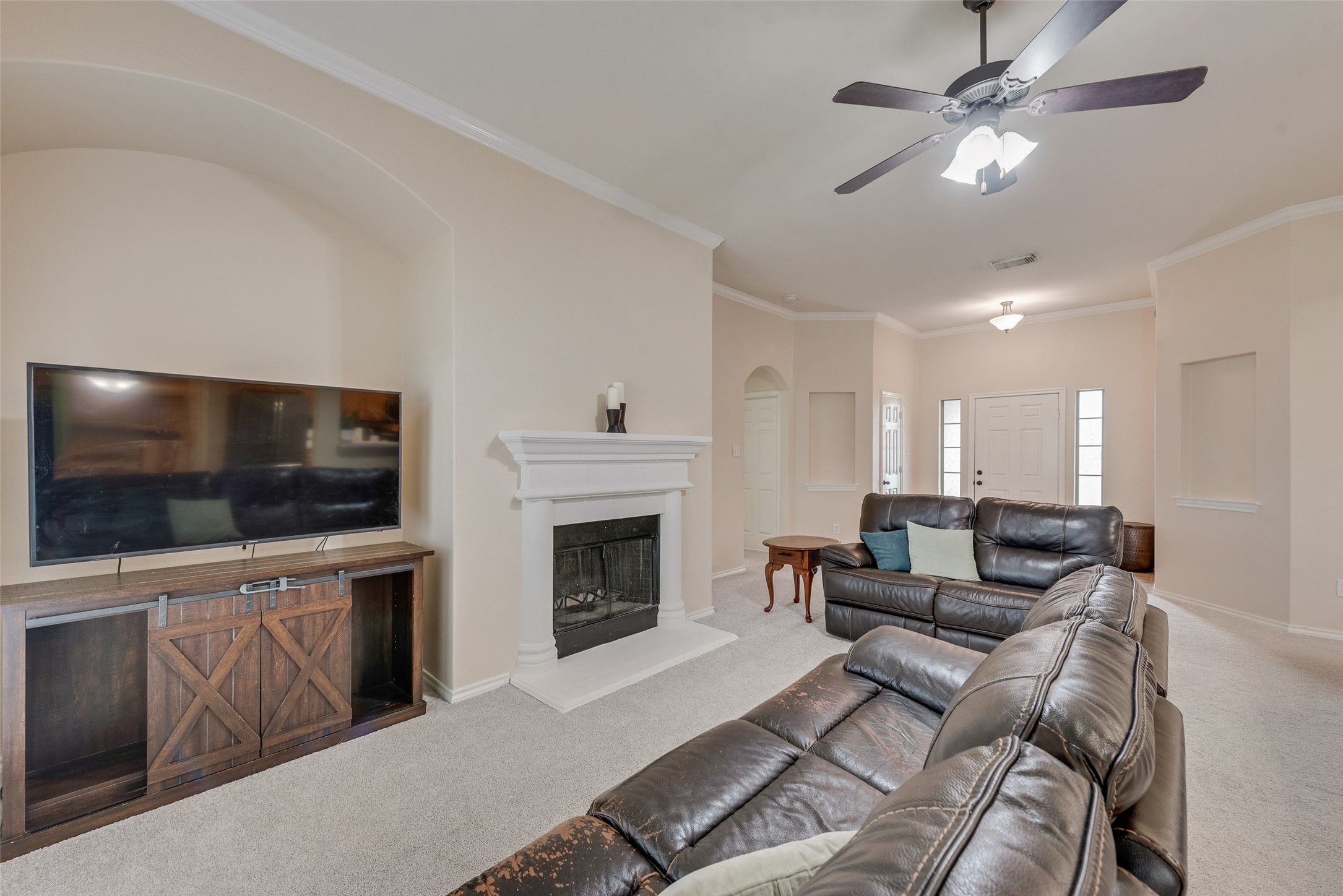 828 Greenview Court Aubrey TX 76227