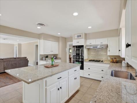 3863 Clayton Road E Fort Worth TX 76116